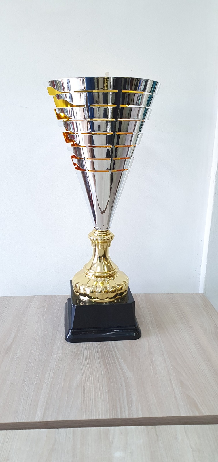 Copa metalica